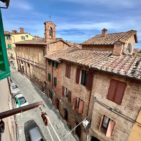 - A Pochi Passi Da Piazza Del Campo Apartment *
