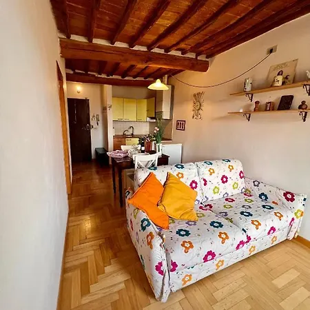 - A Pochi Passi Da Piazza Del Campo Apartment *