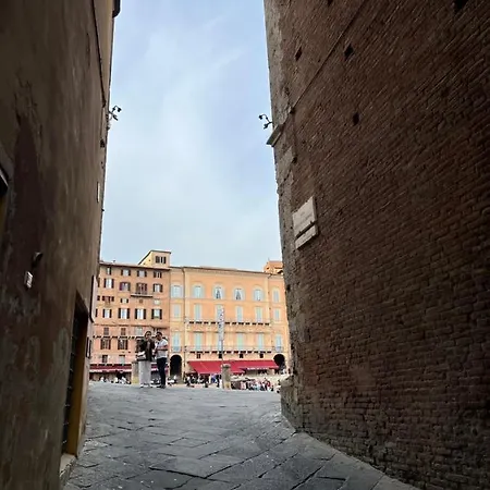 - A Pochi Passi Da Piazza Del Campo Apartment Siena